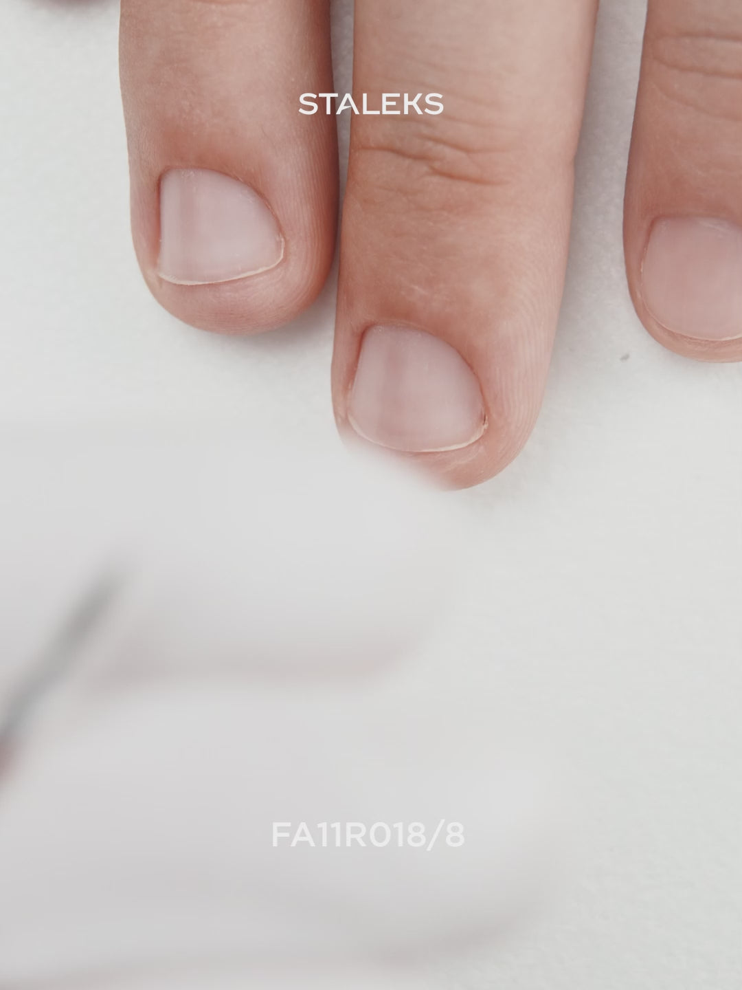 Załaduj wideo: STALEKS EXPERT Frez diamentowy „płomień ostry” czerwony, średnica 1,8 mm, część robocza 8 mm