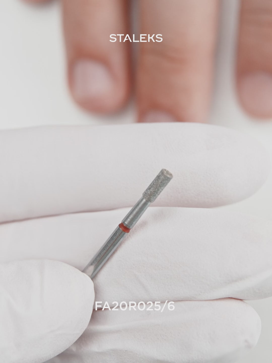 Načíst video: STALEKS EXPERT Diamantová fréza „valec“ červená, průměr 2,5 mm, pracovní část 6 mm
