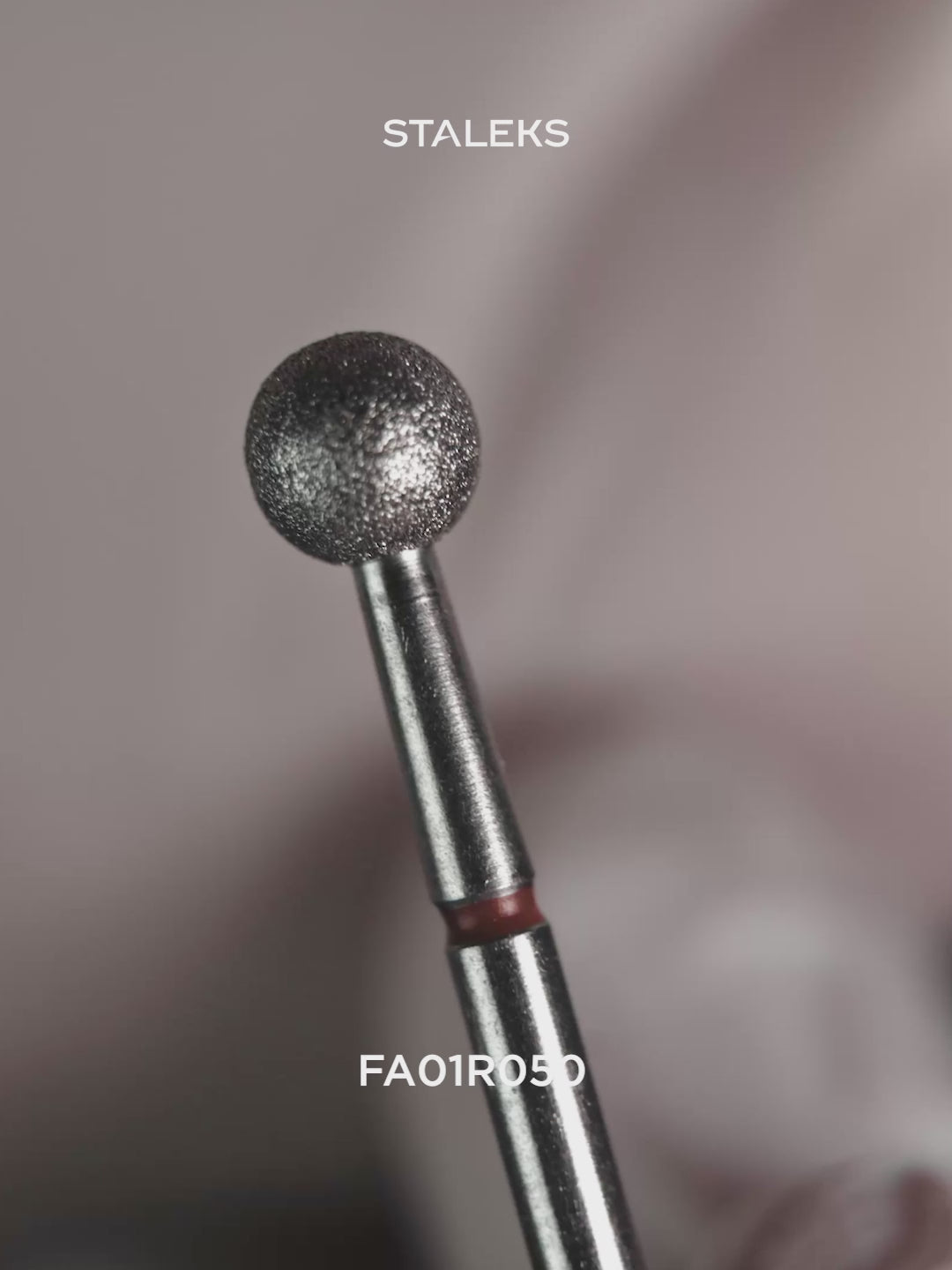 Cargar vídeo: STALEKS EXPERT Fresa de diamantes «Bola» roja, diámetro 5 mm