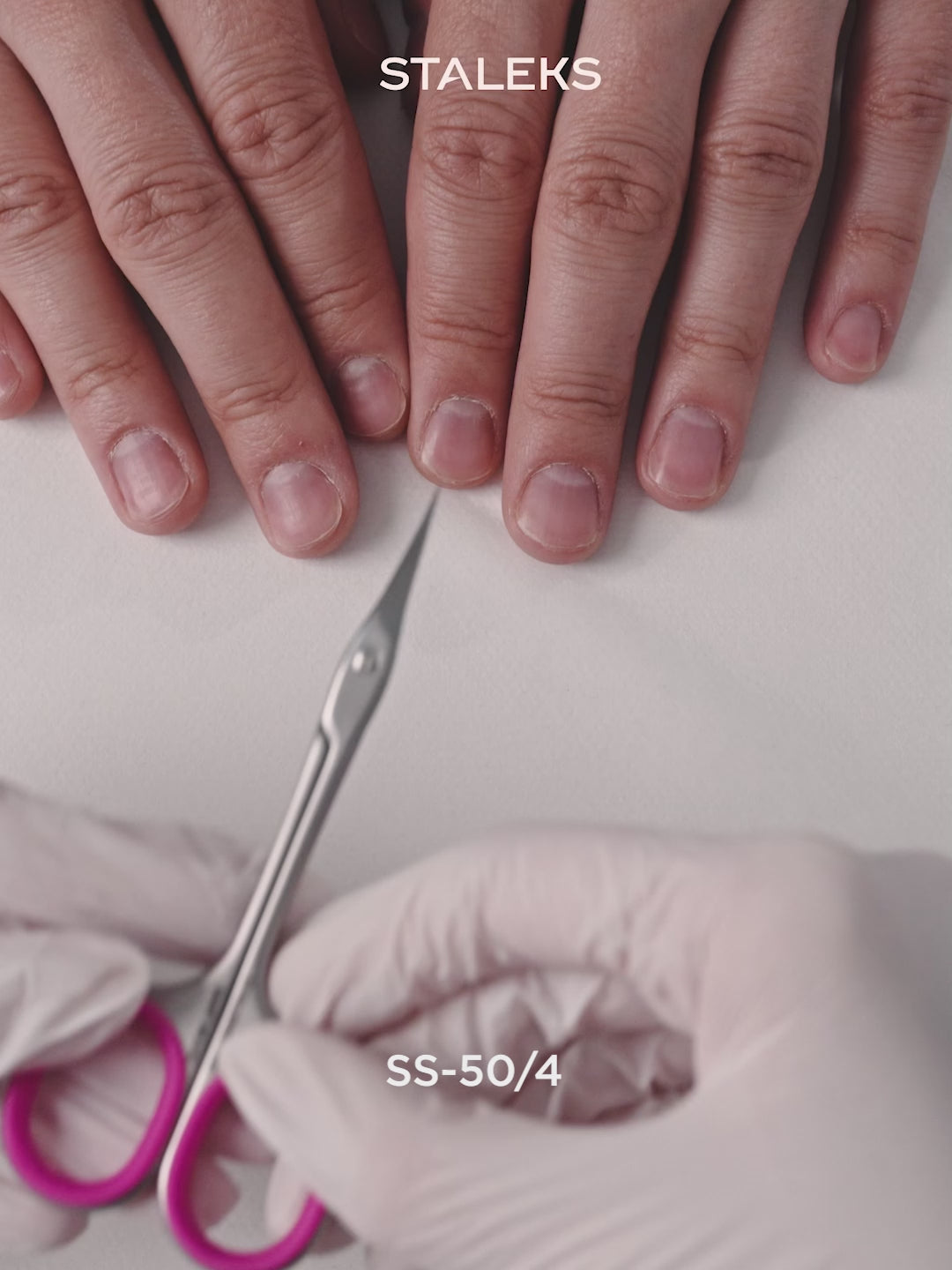 Încărcați video: STALEKS SMART 40 TYPE 4 Foarfece profesionale pentru cuticule